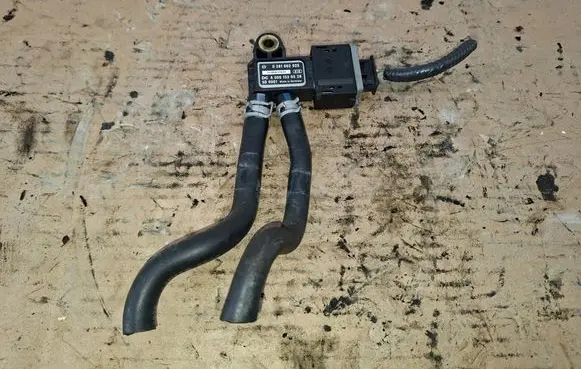 Infiniti Q50 Exhaust gas pressure sensor 0281002925 A0061539528 SD0001