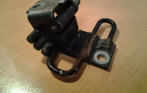 Audi A8 S8 D3 4E Rear door lower hinge 4E0831412A