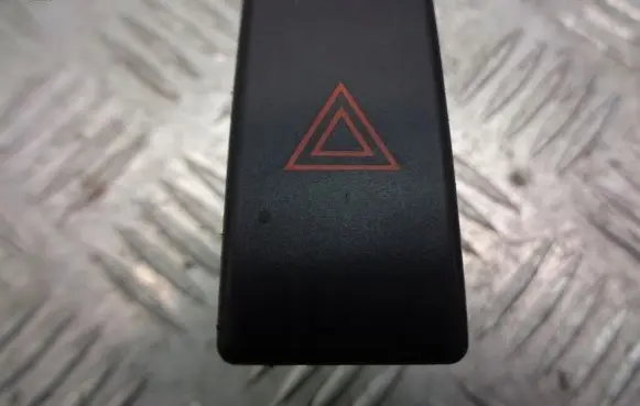 Toyota Avensis T250 Hazard light switch