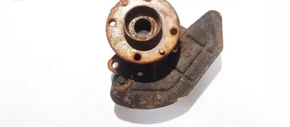 Front wheel hub