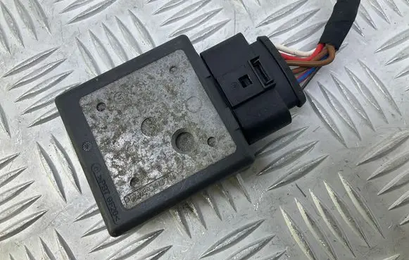 Volkswagen PASSAT B8 Fuel injection pump control unit/module 5Q0906121F 1J0973726