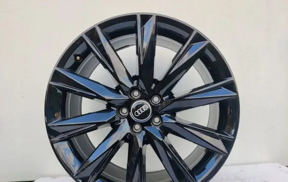 Audi Q7 4M R20 alloy rim 