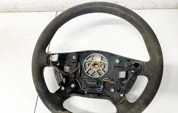 Steering wheel buttons/switches
