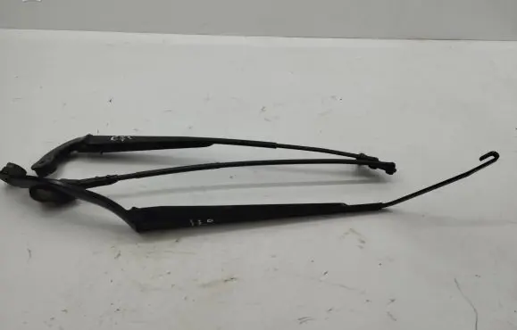 Maserati Quattroporte Front wiper blade arm