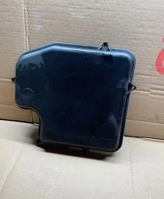 Volkswagen PASSAT B5 Fuse box cover 8D1907613A