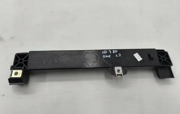 Peugeot 5008 II Front bumper mounting bracket 9817265480