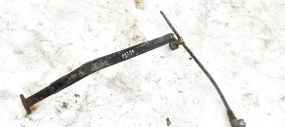 Fuel tank mounting bracket