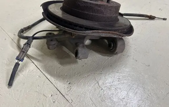 Chevrolet Captiva Rear wheel hub spindle/knuckle 21000400