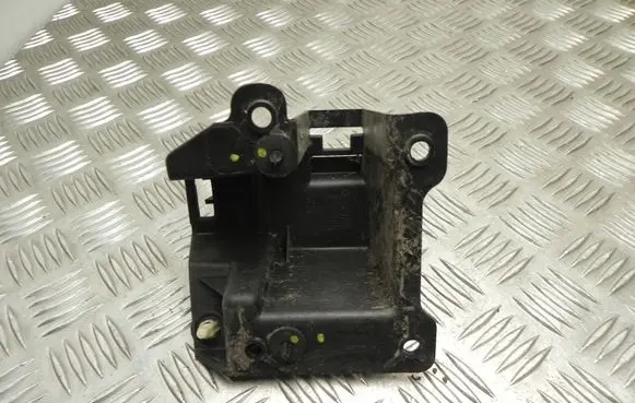 Ford B-MAX Front bumper mounting bracket AV1117A882AB T7698