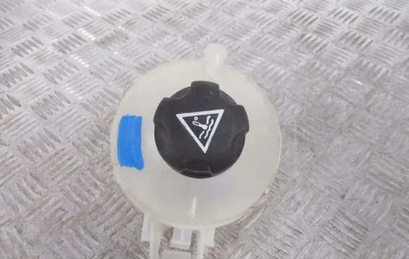 Peugeot 308 Coolant expansion tank/reservoir 9678514680