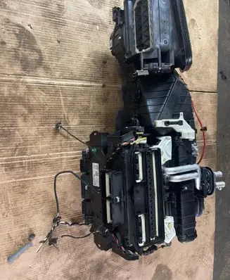 Audi A4 S4 B8 8K Interior heater climate box assembly housing 