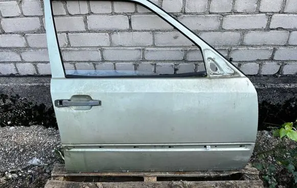 Mercedes-Benz E W124 Front door