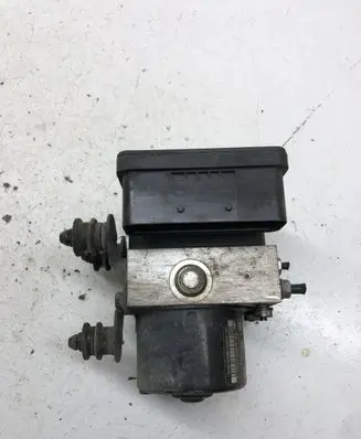 Volkswagen Golf V ABS Pump 1K0907379Q 1K0614517M