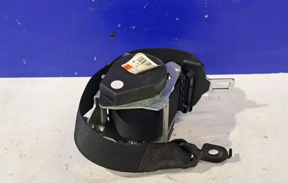 Mercedes-Benz E C207 W207 Rear seatbelt 608705400