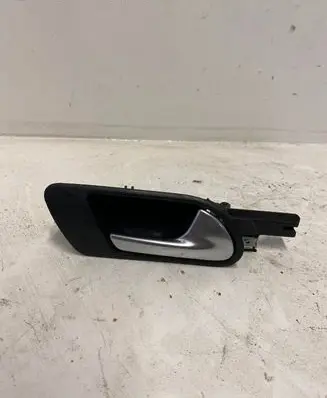 Volkswagen Jetta V Front door interior handle 1K5837114