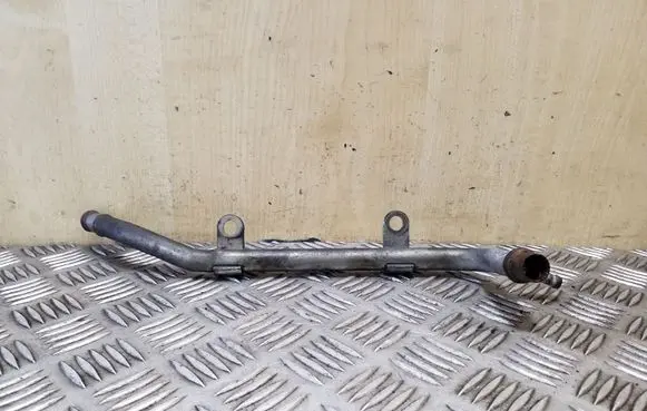 Toyota Avensis T270 Engine coolant pipe/hose