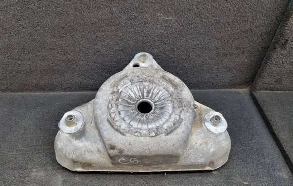 Coil spring mount