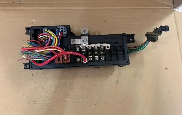 Volvo XC90 Fuse module 518827001 PA6GF10GB20