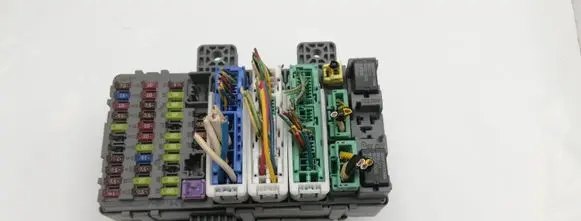 Honda Civic Fuse module A000011