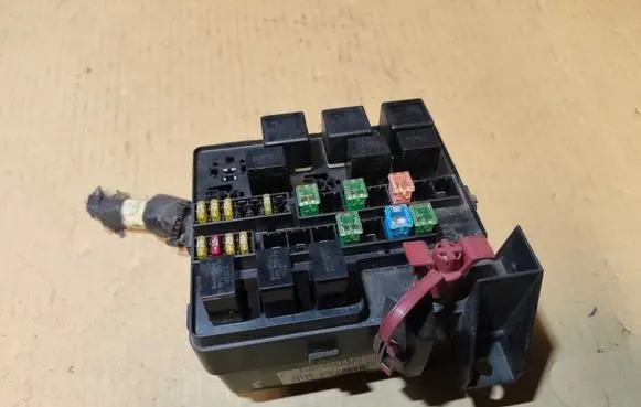 Chrysler Sebring (ST-22 - JR) Fuse box set P04608581AF