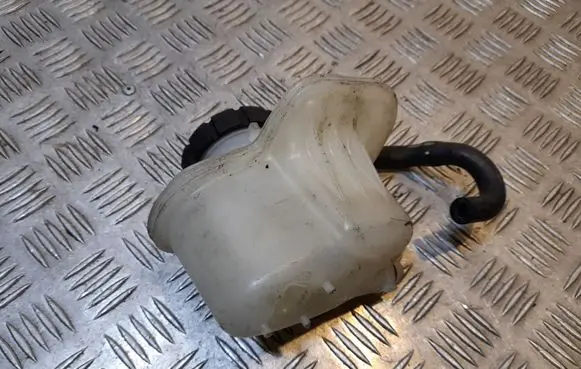 Mercedes-Benz CLA C117 X117 W117 Coolant expansion tank/reservoir A1332000185