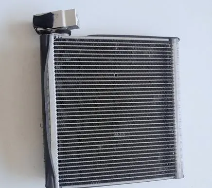 Toyota Corolla E120 E130 A/C cooling radiator (condenser) 15890830