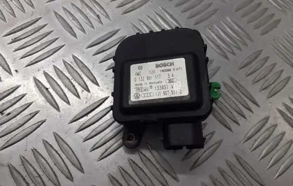 Audi A3 S3 8L Central body control module 1J1907511D