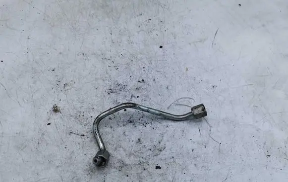 Toyota Corolla Verso E121 Fuel injector supply line/pipe NOCODE