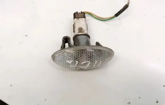 Citroen Xsara Front fender indicator light