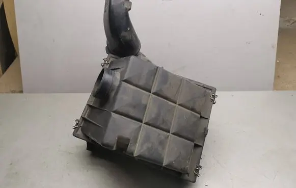 Mercedes-Benz C W202 Air filter box 6040940004 6040940104 2025280307