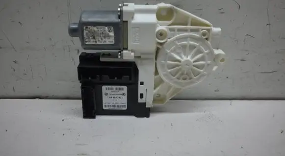 Volkswagen Tiguan Front door window regulator motor 1K0959792J