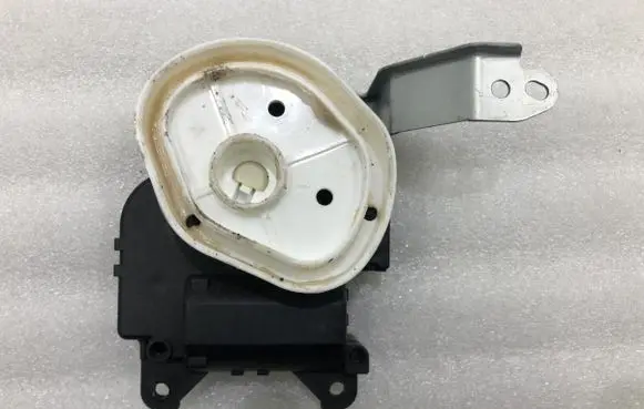 Suzuki SX4 A/C air flow flap actuator/motor 