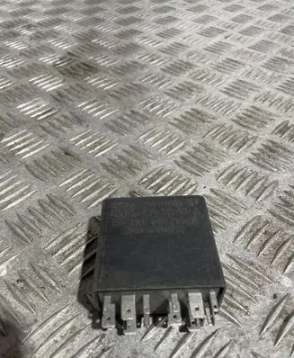 Volkswagen PASSAT B5 Other relay 4B0919471A 5KG00656805