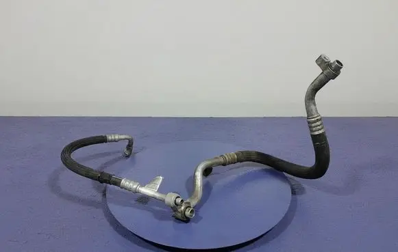 Jeep Grand Cherokee Air conditioning (A/C) pipe/hose 68103259AE