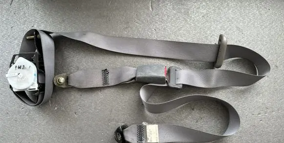 Nissan King Cab, Navara Rear seatbelt 88845VK400 88842VK500