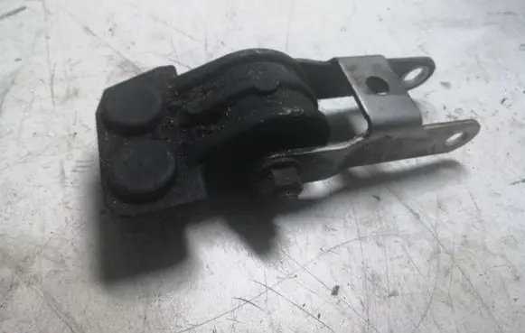 Volvo XC90 Gearbox mount 30680750