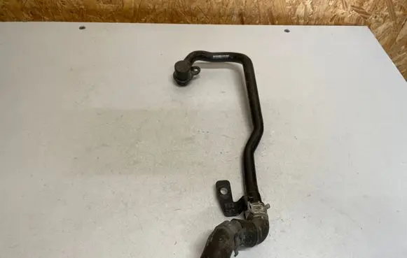 Volkswagen PASSAT B8 Engine coolant pipe/hose 04L121065AJ