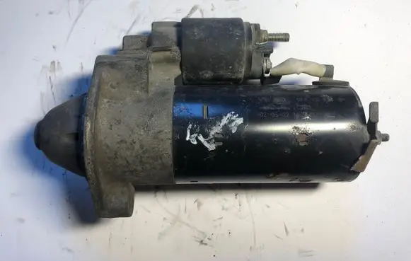 Volkswagen PASSAT B5 Starter motor 068911024G 0001110128