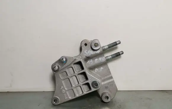 Hyundai Santa Fe Engine mounting bracket NA5J