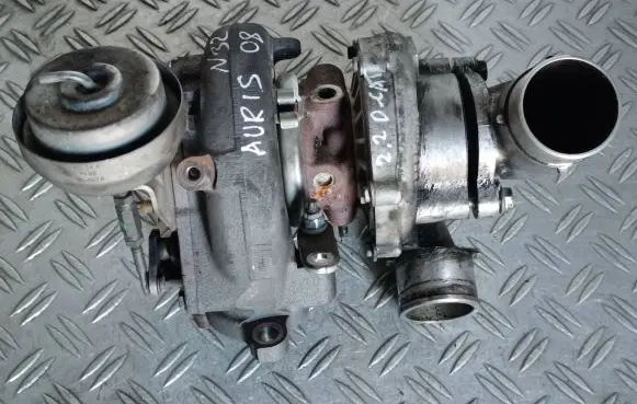 Toyota Auris 150 Turbo 172010R021 0706040037