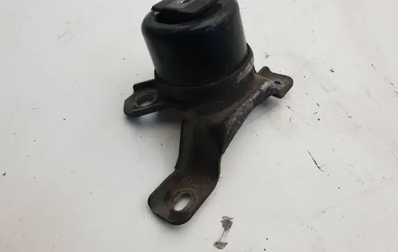 Volvo XC70 Engine mount bracket 949007