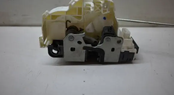 Chrysler Town & Country V Front door lock P04589694AD