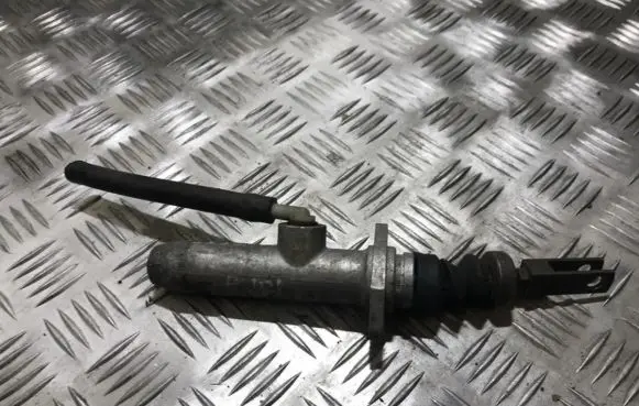 Audi 80 90 S2 B4 Clutch master cylinder 893721401b