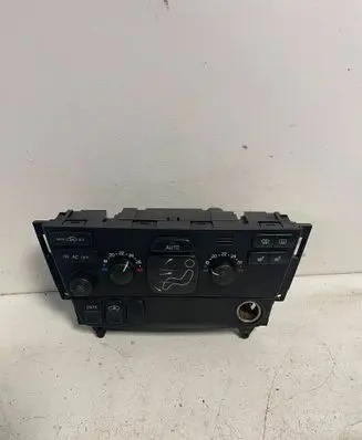 Volvo XC70 Climate control unit 8697140 04W25E04