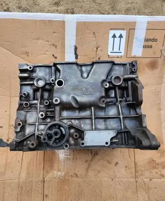 Peugeot 508 Engine block AH02 10DYZL