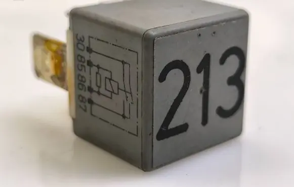Audi A4 S4 B5 8D Other relay 443951253J