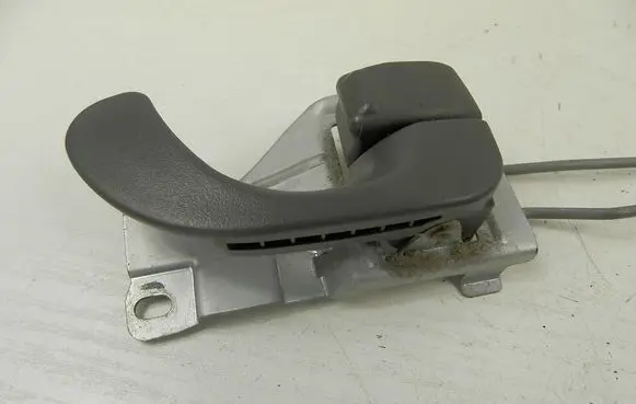 Mitsubishi Lancer Front door interior handle 