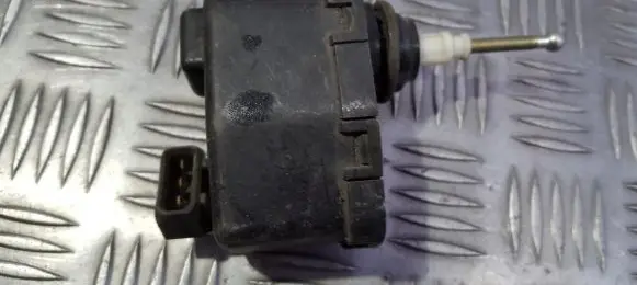 Headlight level adjustment motor