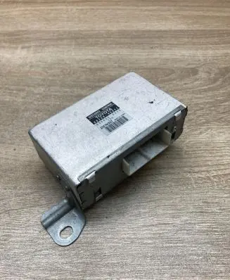 Toyota Sienna XL20 II Cruise control unit/module 8824045011