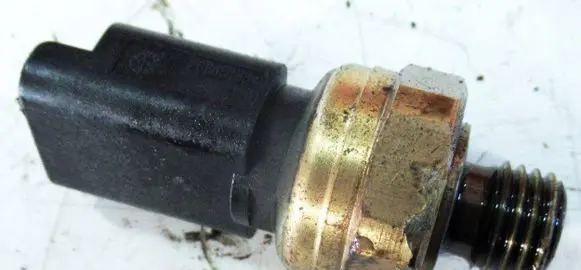 Opel Corsa F Oil pressure sensor 9674035780
